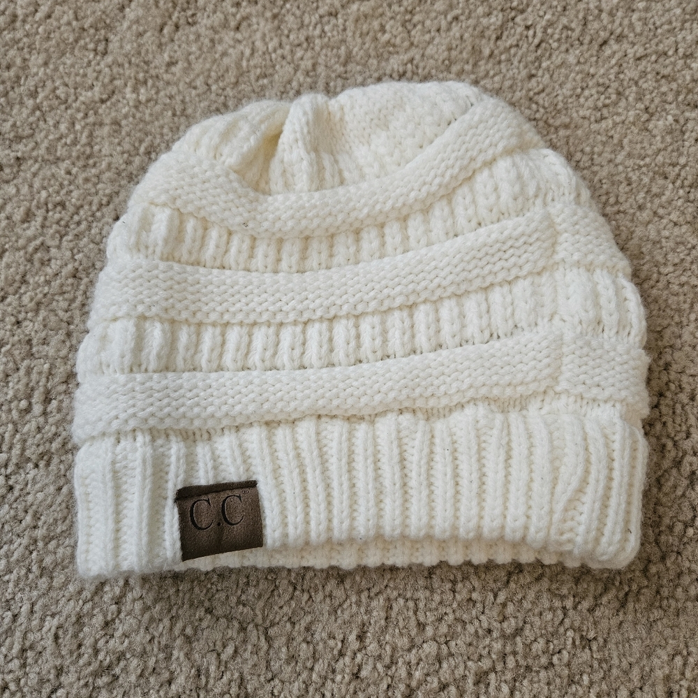 CC Cream/White Adult Knit Beanie